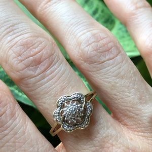 VTG floral cluster ring Sz 6.75